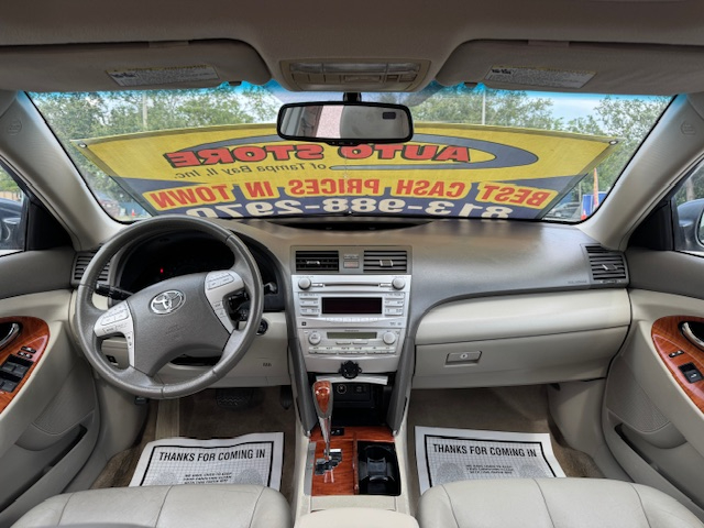 Toyota Camry XLE 6-Spd AT 2011