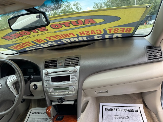 Toyota Camry XLE 6-Spd AT 2011