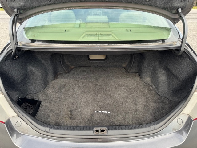 Toyota Camry XLE 6-Spd AT 2011