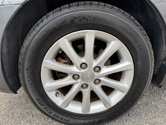 Toyota Camry XLE 6-Spd AT 2011