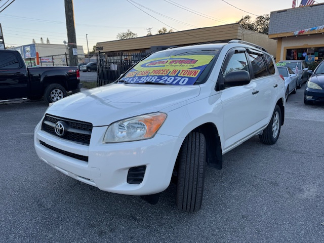 Toyota RAV4 Base I4 2WD 2011