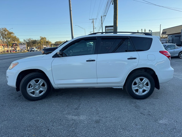 Toyota RAV4 Base I4 2WD 2011