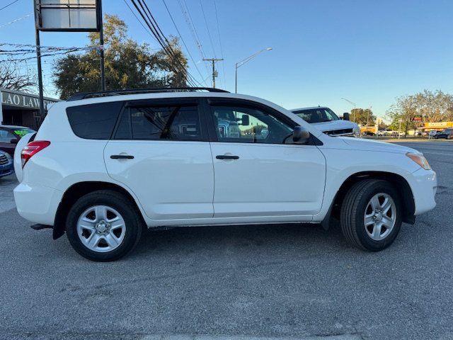 Toyota RAV4 Base I4 2WD 2011