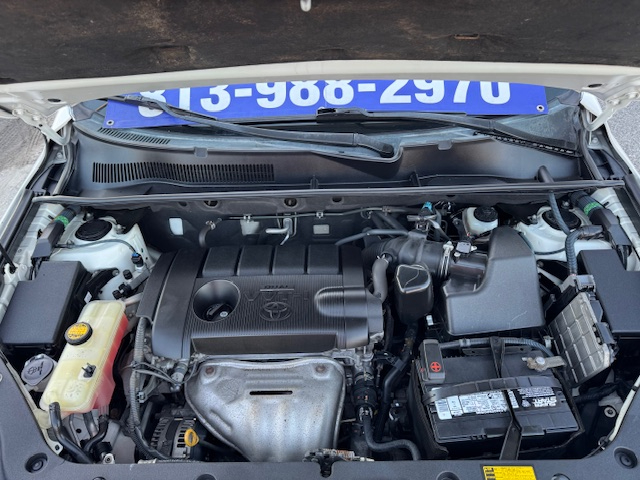 Toyota RAV4 Base I4 2WD 2011