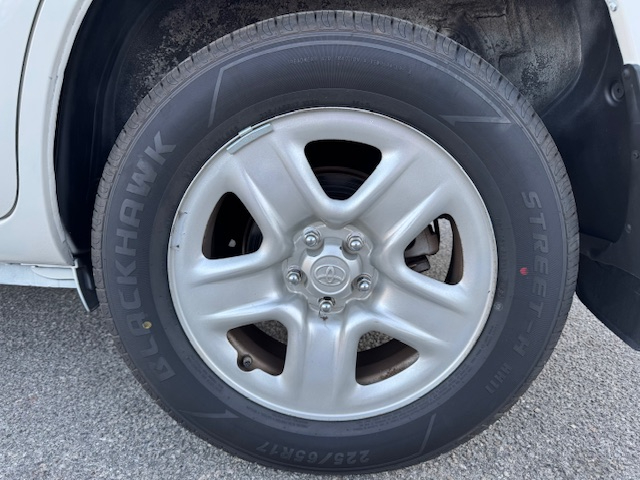 Toyota RAV4 Base I4 2WD 2011