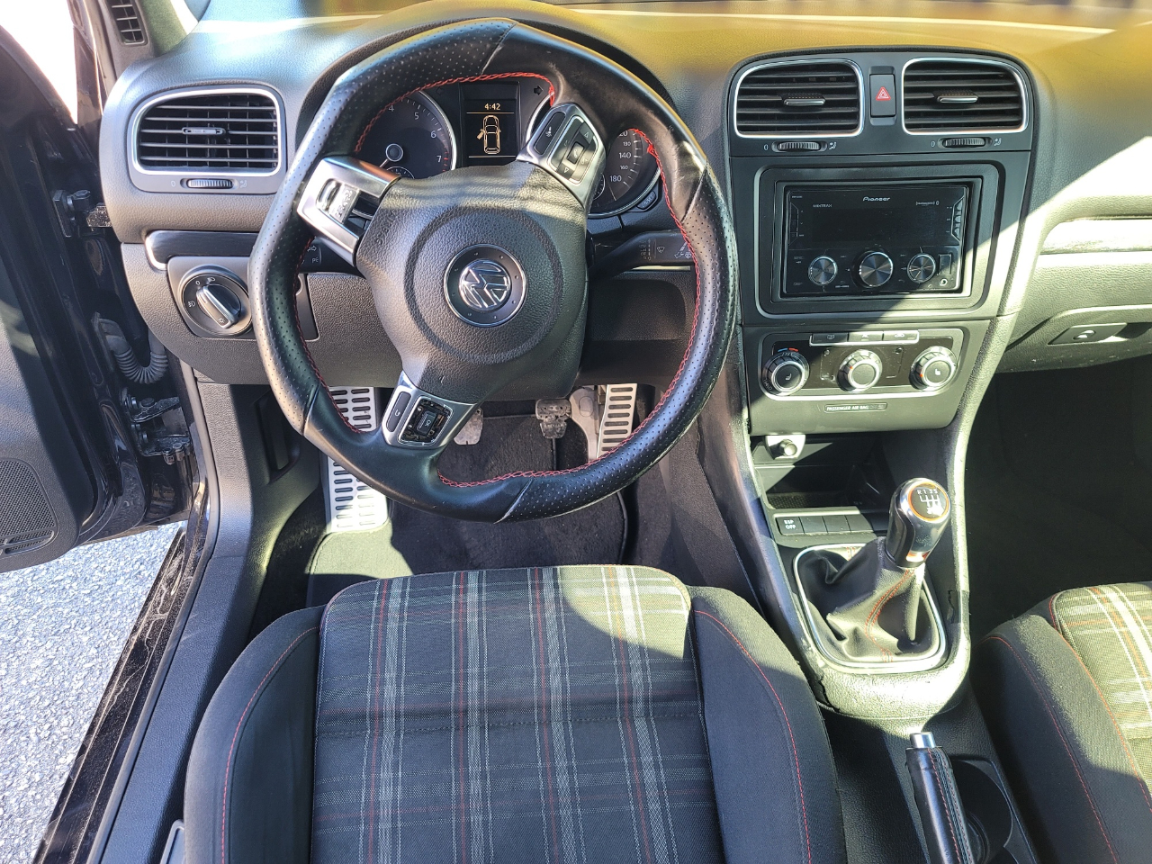 Volkswagen GTI 2.0T Coupe 2010