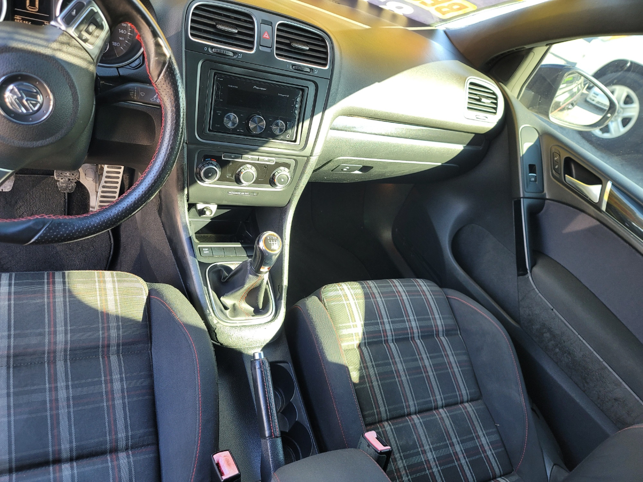 Volkswagen GTI 2.0T Coupe 2010