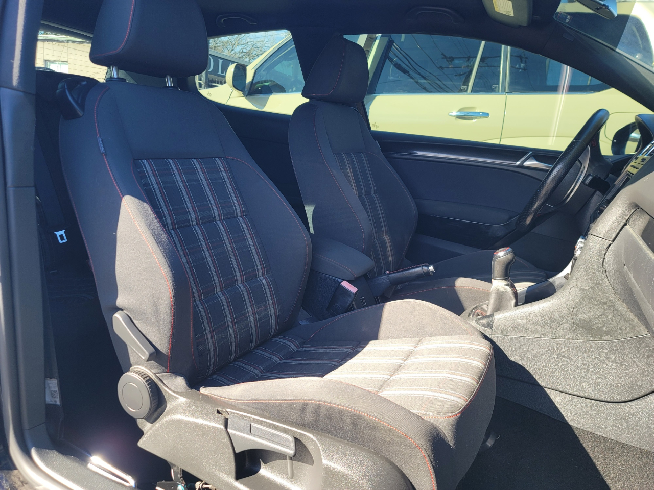 Volkswagen GTI 2.0T Coupe 2010