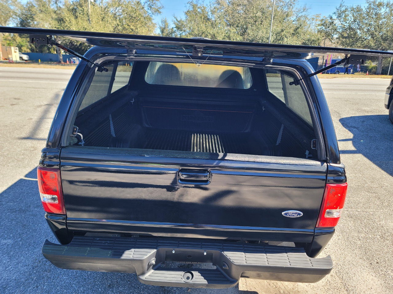 Ford Ranger XLT Reg. Cab Short Bed 2WD 2003