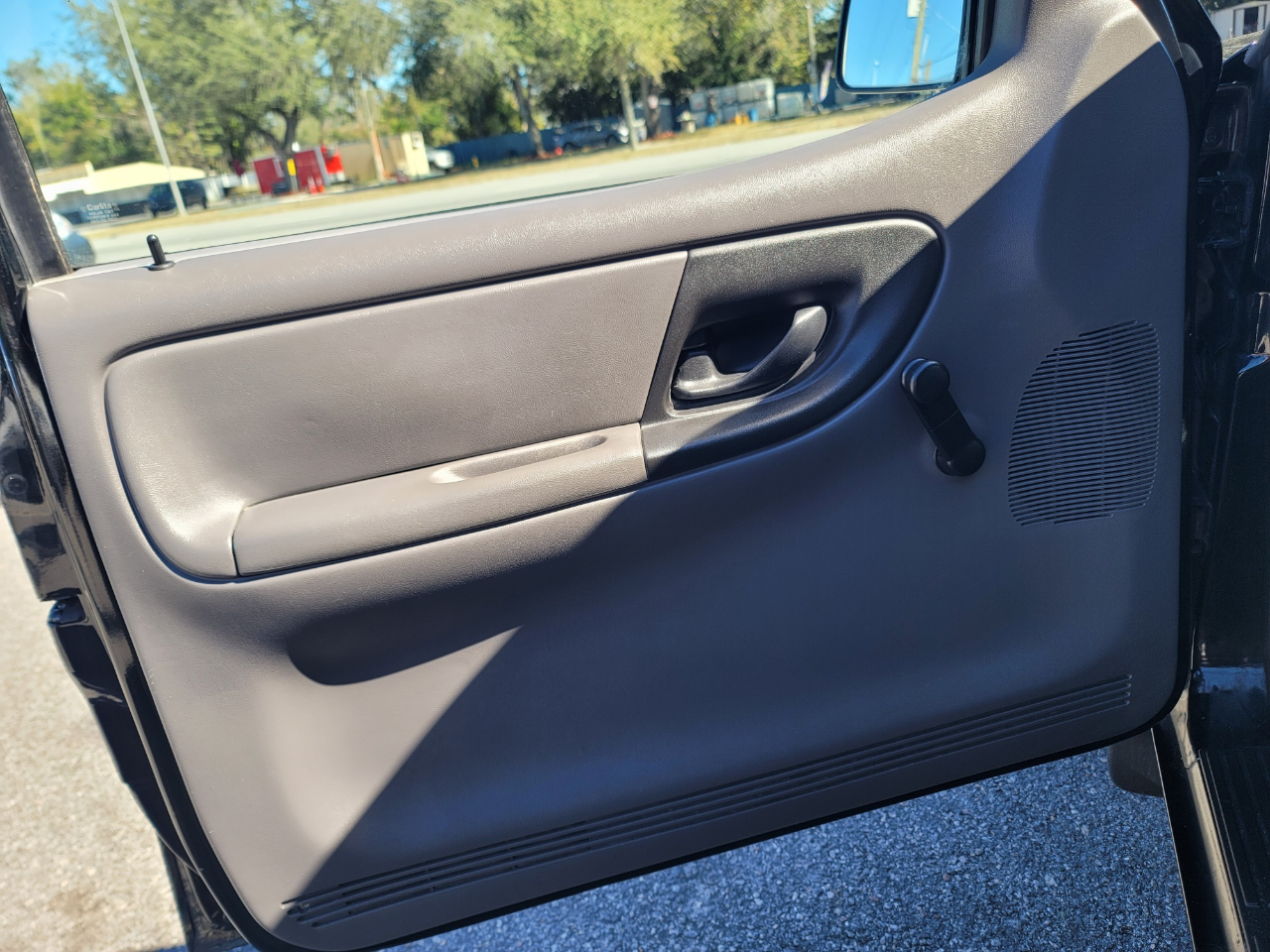 Ford Ranger XLT Reg. Cab Short Bed 2WD 2003