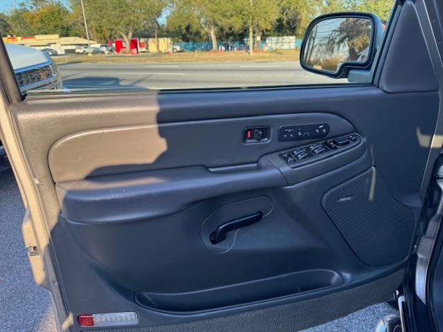 Chevrolet Avalanche 1500 4WD 2003