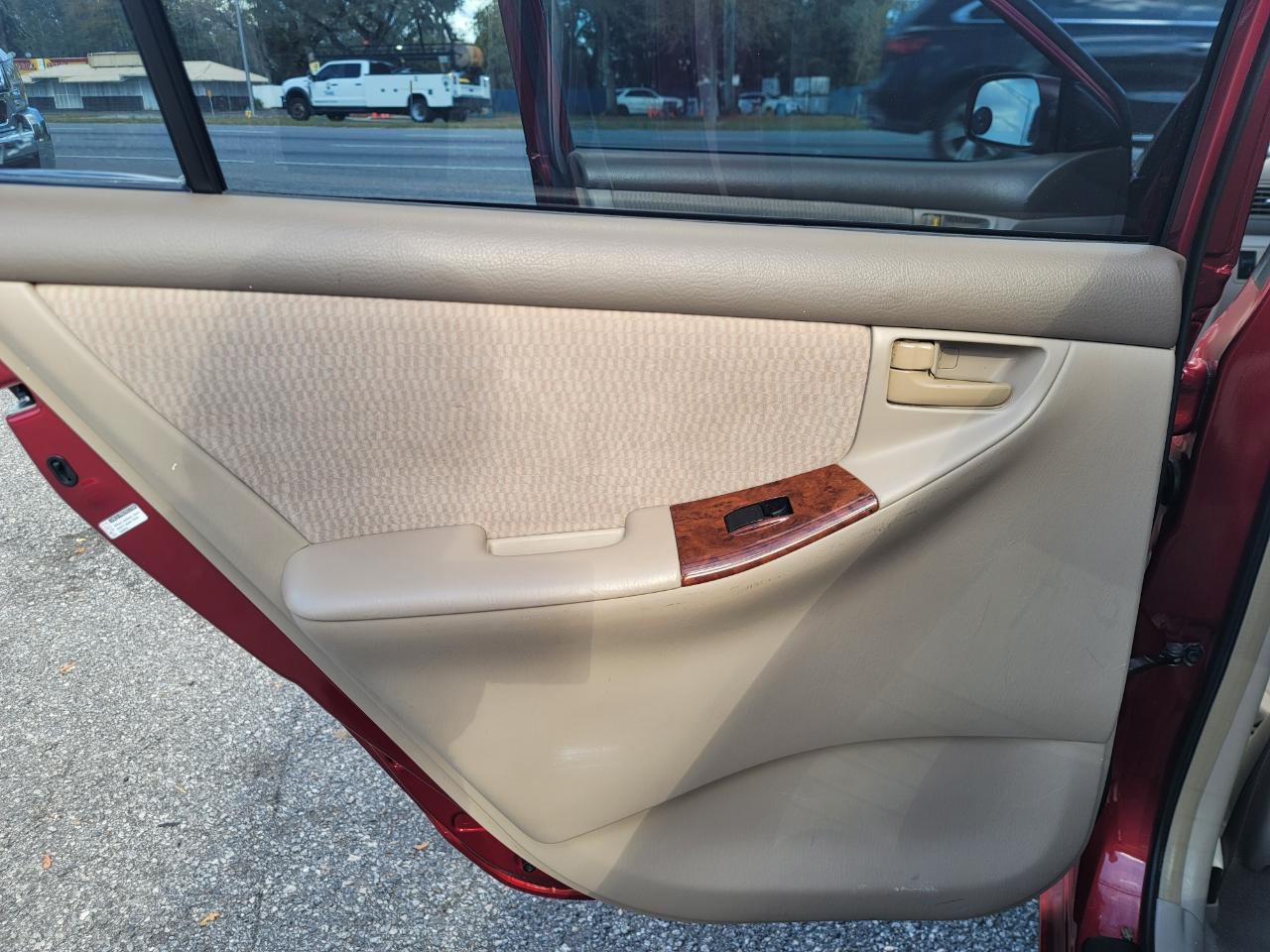 Toyota Corolla LE 4D Sedan 2007