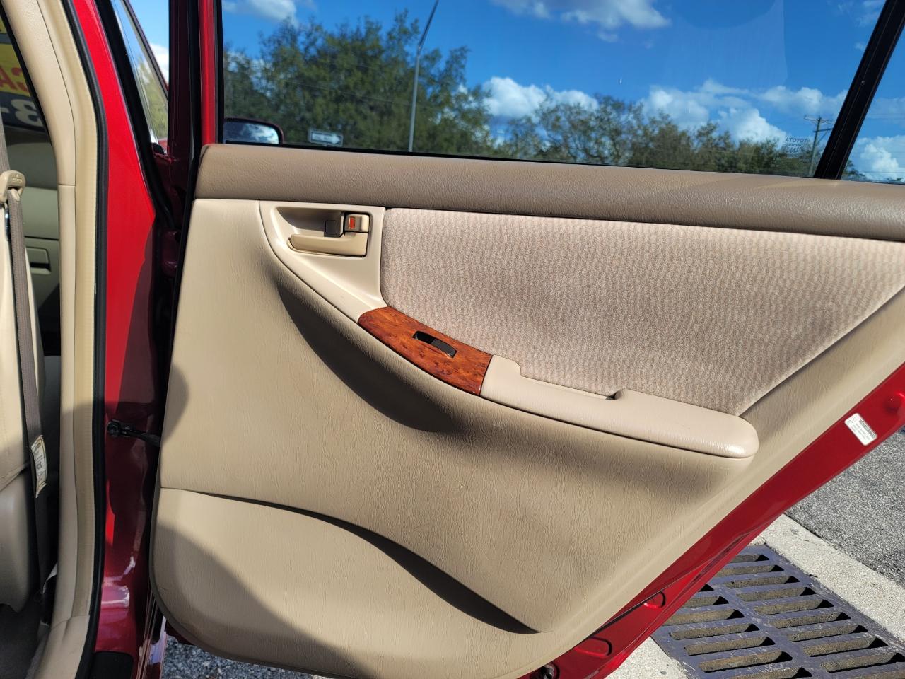 Toyota Corolla LE 4D Sedan 2007