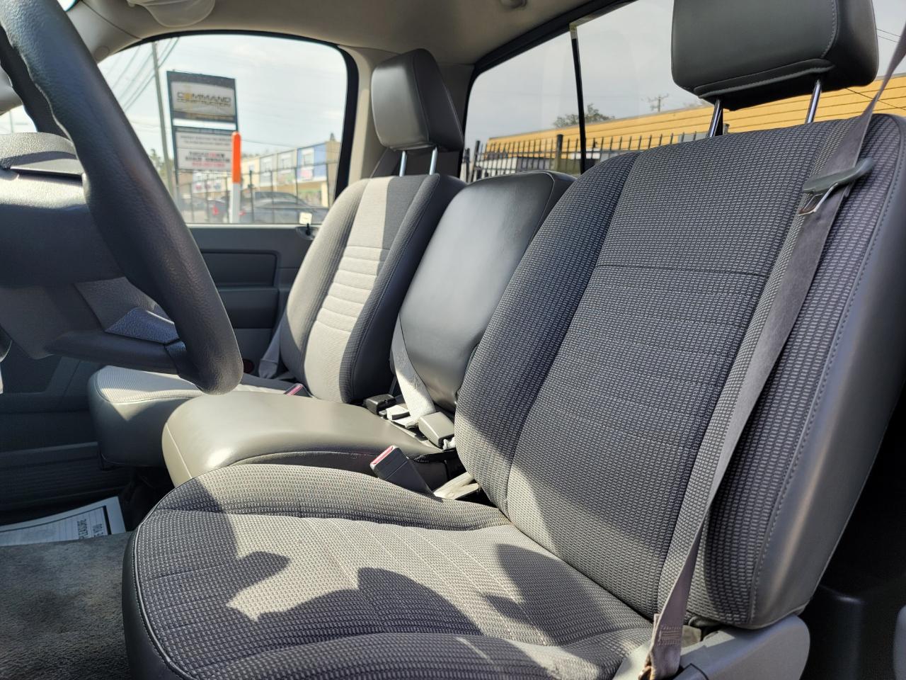 Dodge Ram 1500 ST Regular Cab 2WD 2006