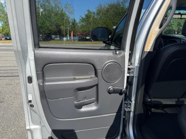 Dodge Ram 1500 ST Quad Cab Short Bed 2WD 2005