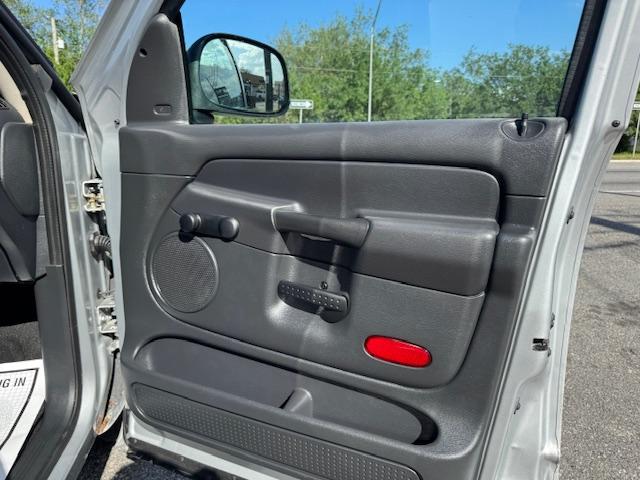 Dodge Ram 1500 ST Quad Cab Short Bed 2WD 2005