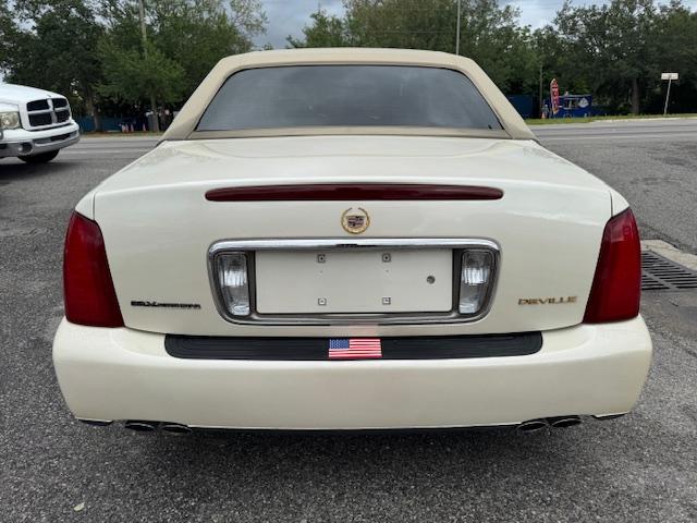 Cadillac DeVille Sedan 2002