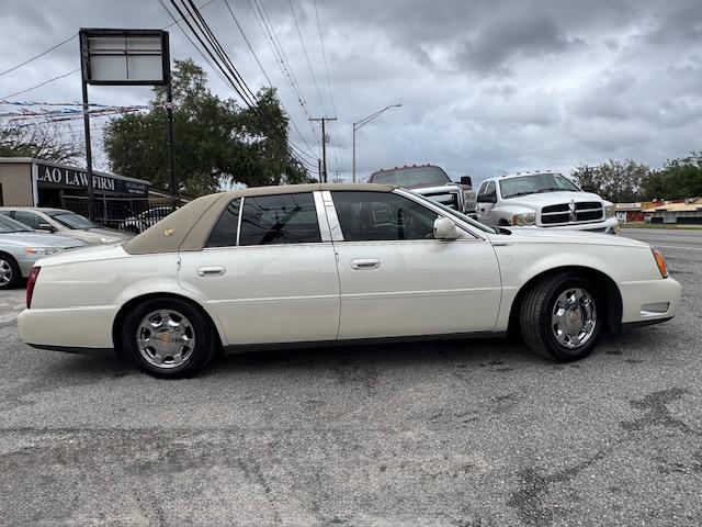 Cadillac DeVille Sedan 2002