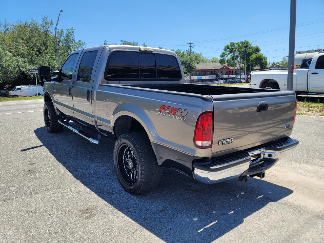 Ford F-250 SD Lariat Crew Cab Long Bed 4WD 2003