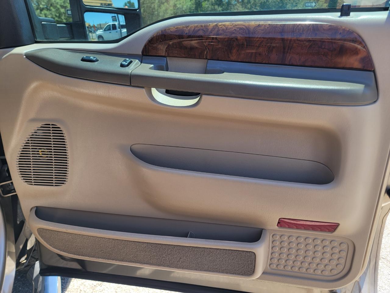 Ford F-250 SD Lariat Crew Cab Long Bed 4WD 2003