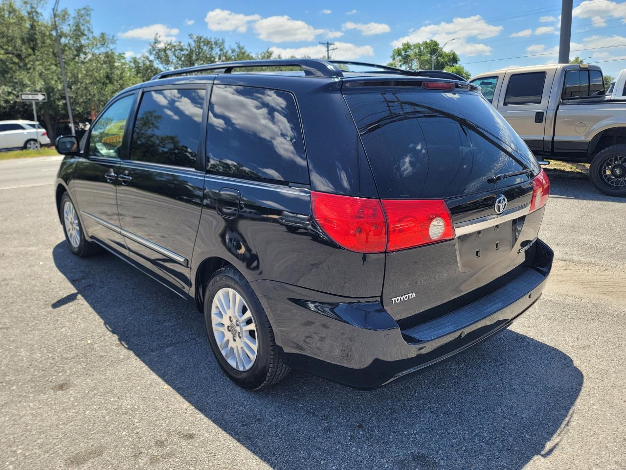 Toyota Sienna XLE Limited 7-Passenger 2008