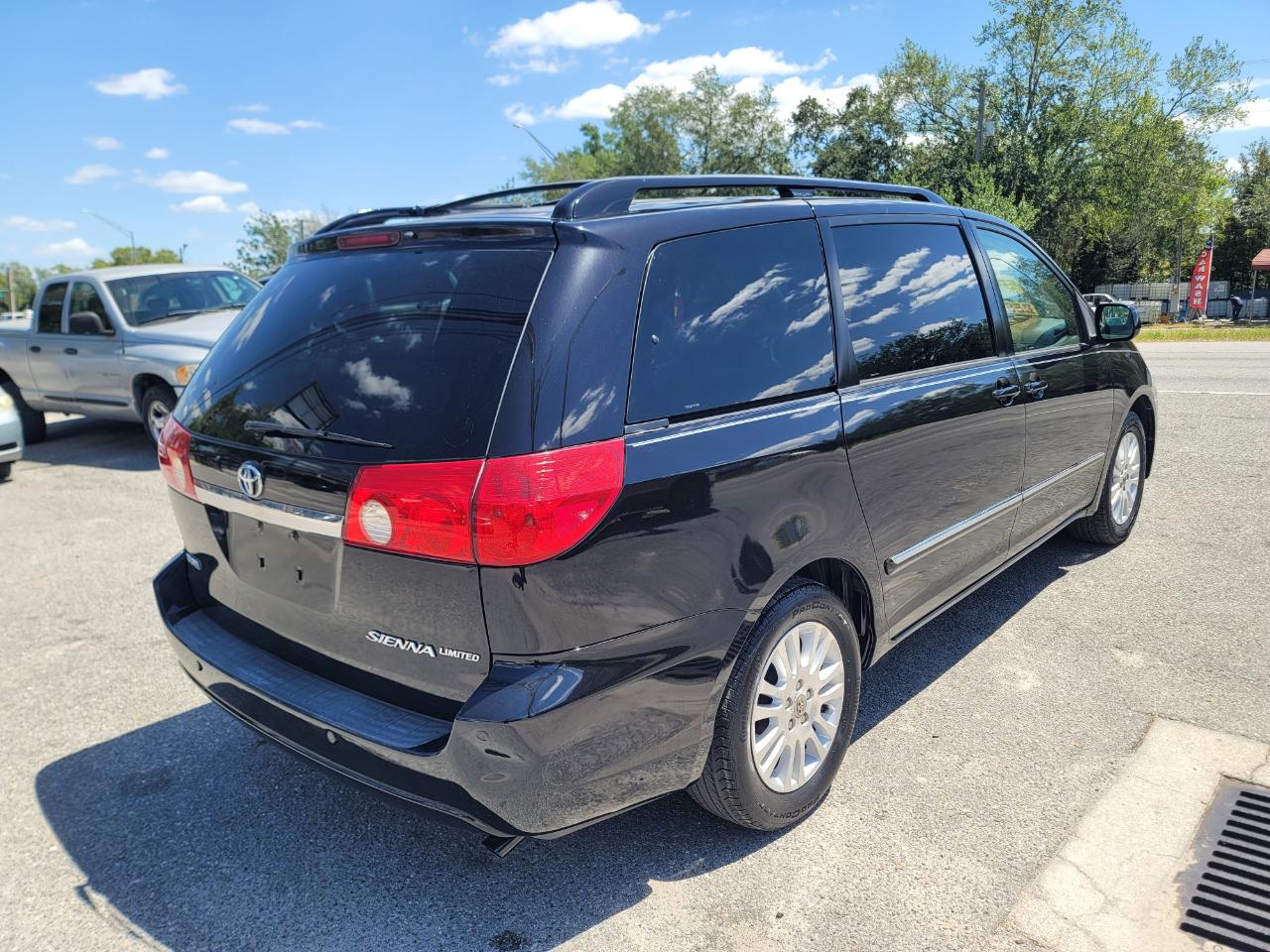 Toyota Sienna XLE Limited 7-Passenger 2008