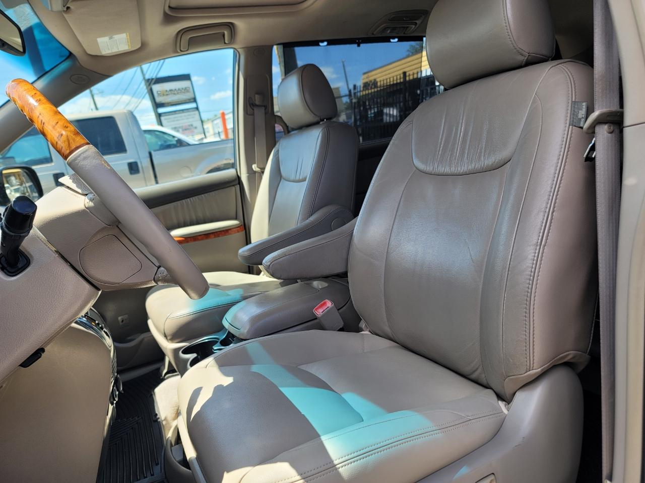 Toyota Sienna XLE Limited 7-Passenger 2008