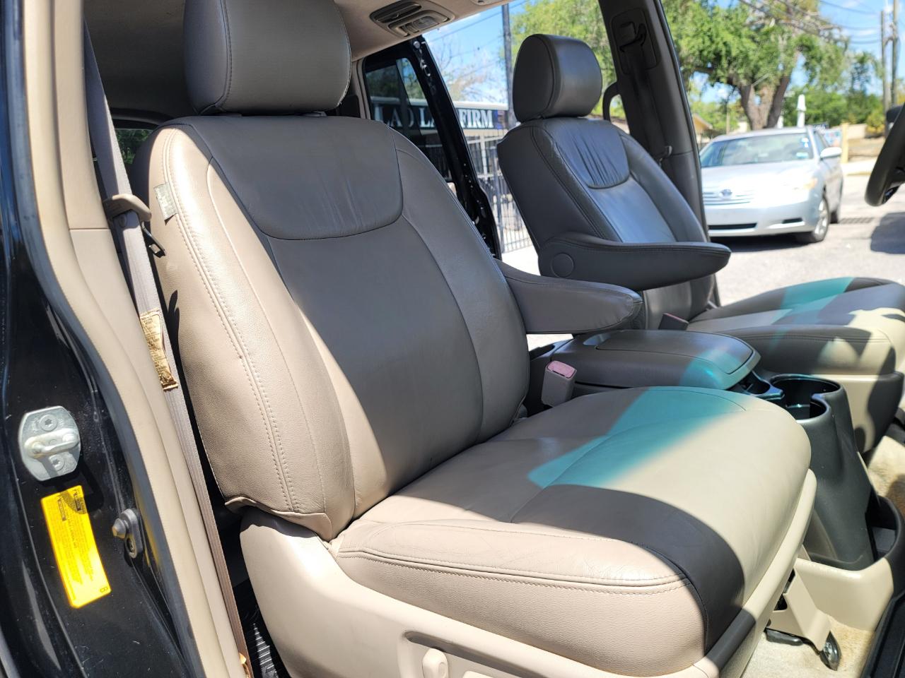 Toyota Sienna XLE Limited 7-Passenger 2008