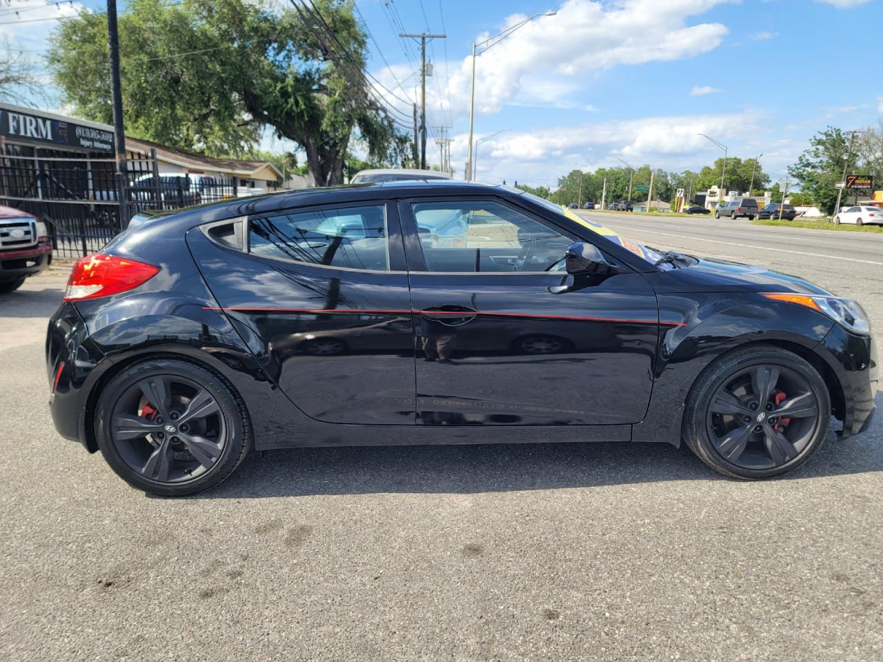 Hyundai Veloster Base 3D Coupe 2016