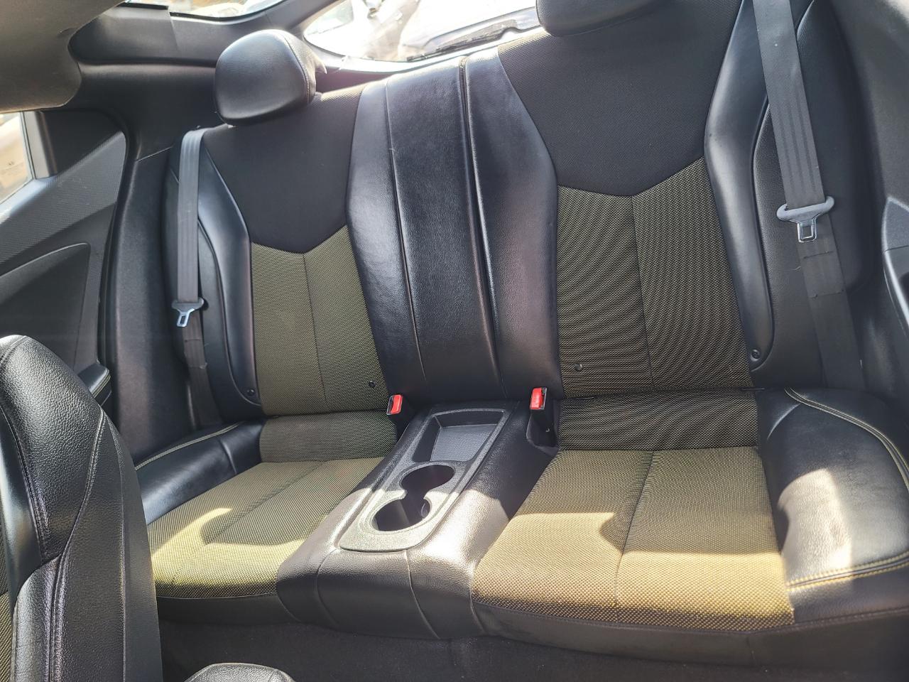 Hyundai Veloster Base 3D Coupe 2016