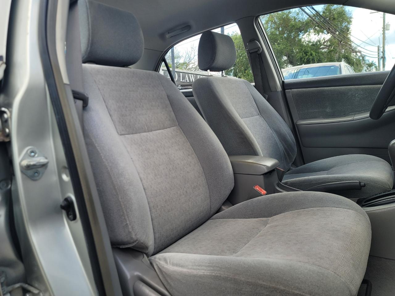 Toyota Corolla CE 2003