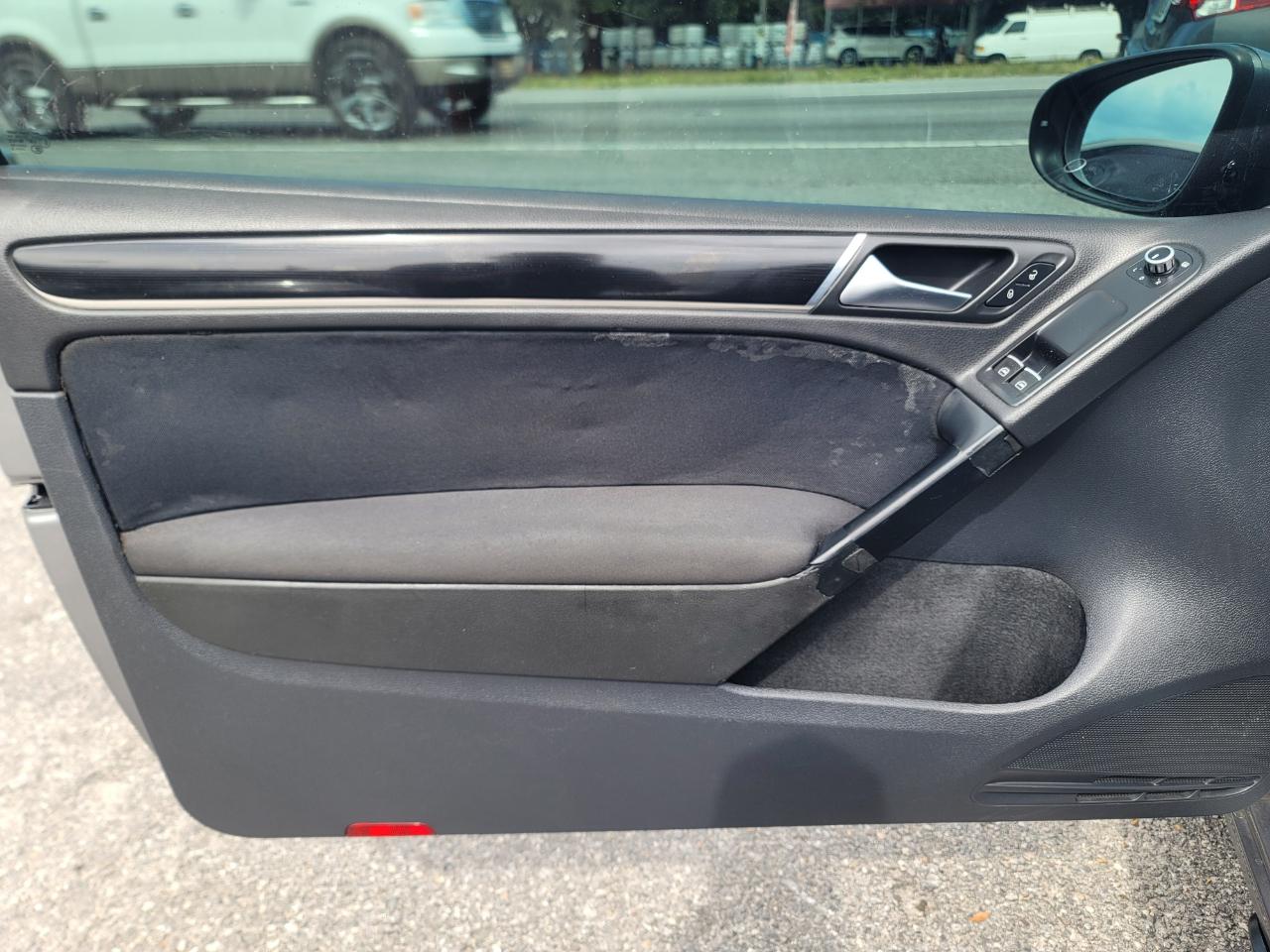 Volkswagen GTI 2-door 2013