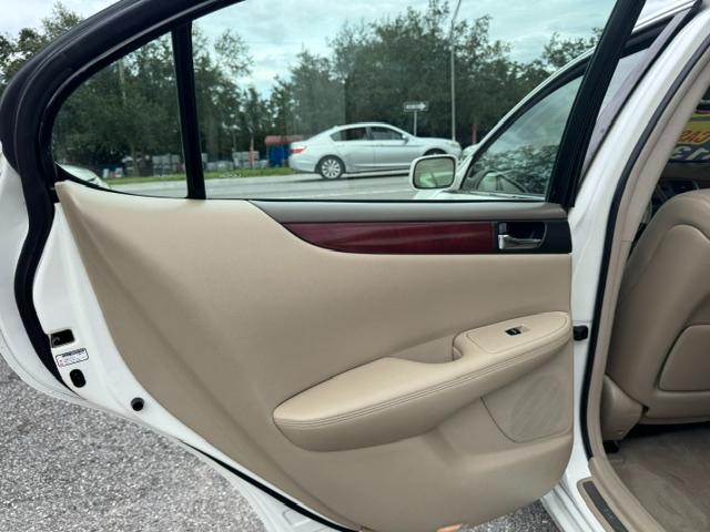 Lexus ES 300 Luxury Sport Sdn 4dr Sdn 2003