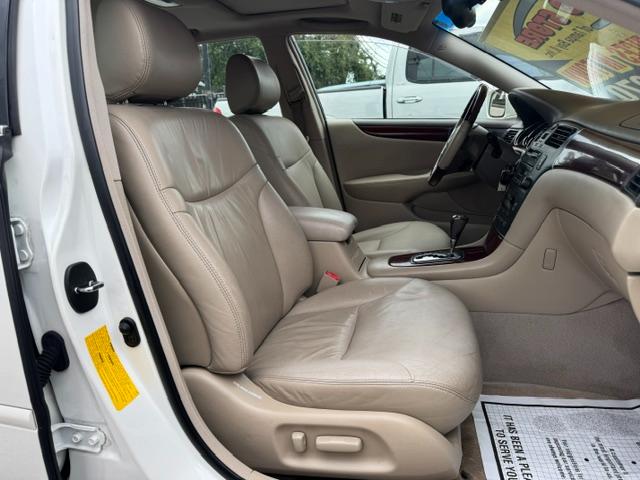Lexus ES 300 Luxury Sport Sdn 4dr Sdn 2003
