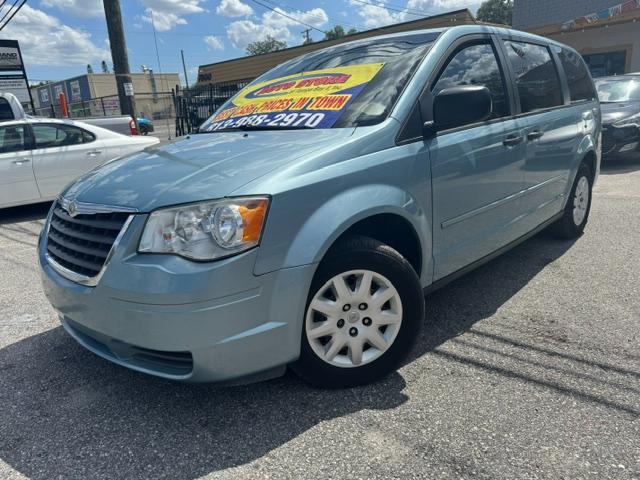 Chrysler Town & Country LX 2008