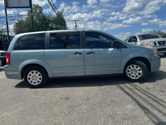 Chrysler Town & Country LX 2008