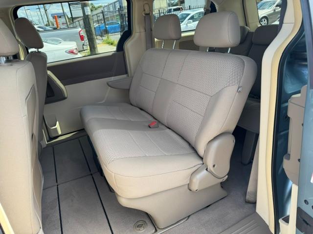 Chrysler Town & Country LX 2008