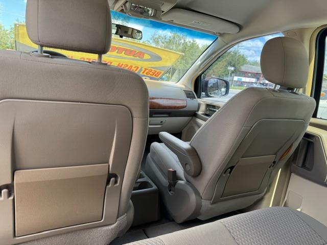 Chrysler Town & Country LX 2008