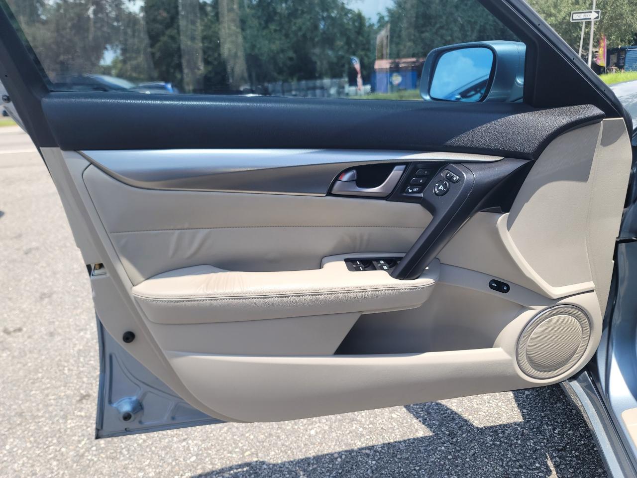 Acura TL 5-Speed AT 2009