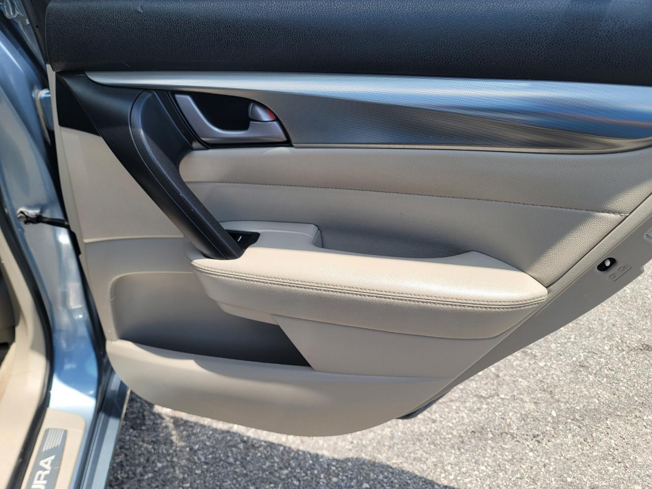 Acura TL 5-Speed AT 2009