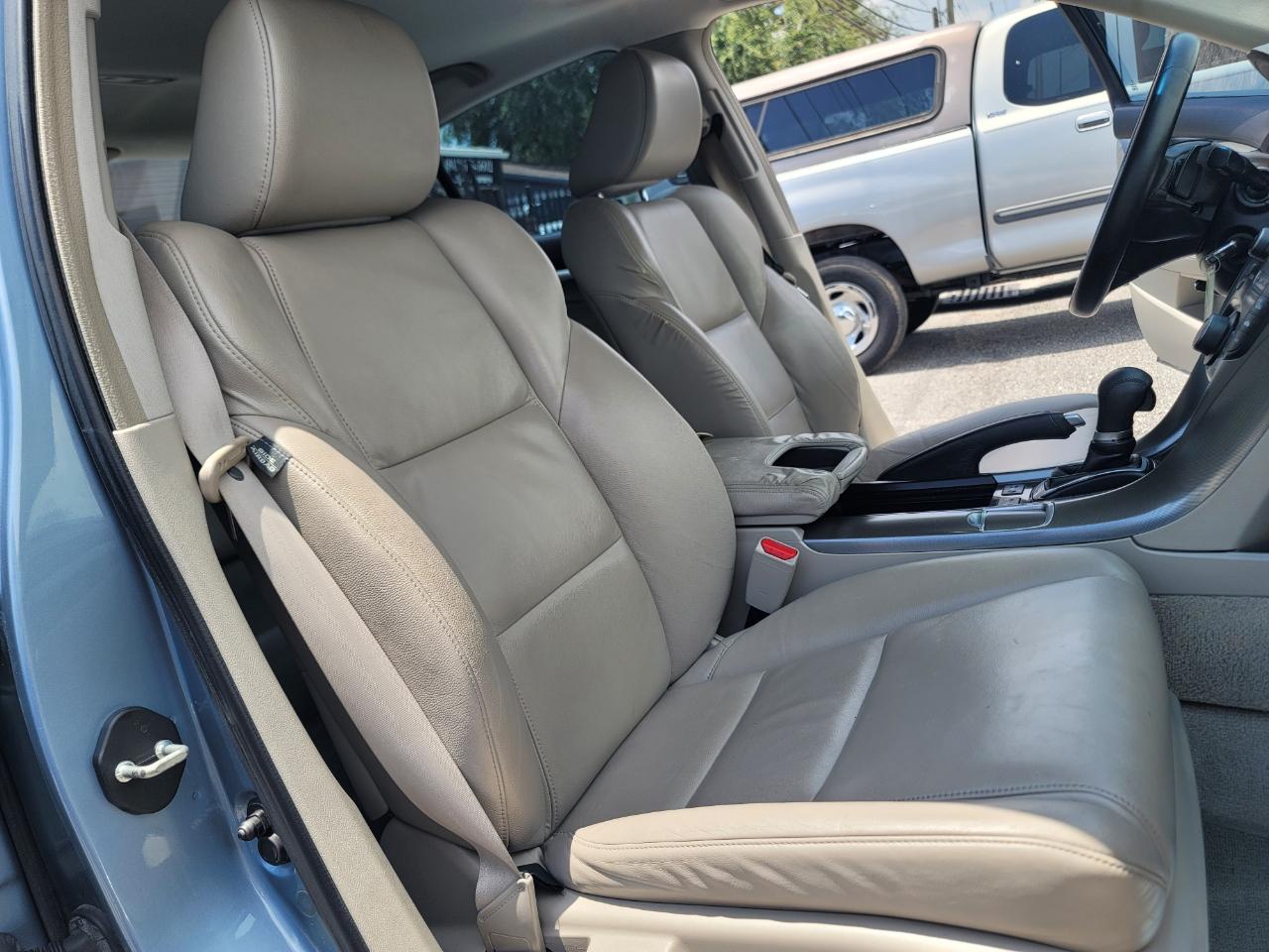 Acura TL 5-Speed AT 2009