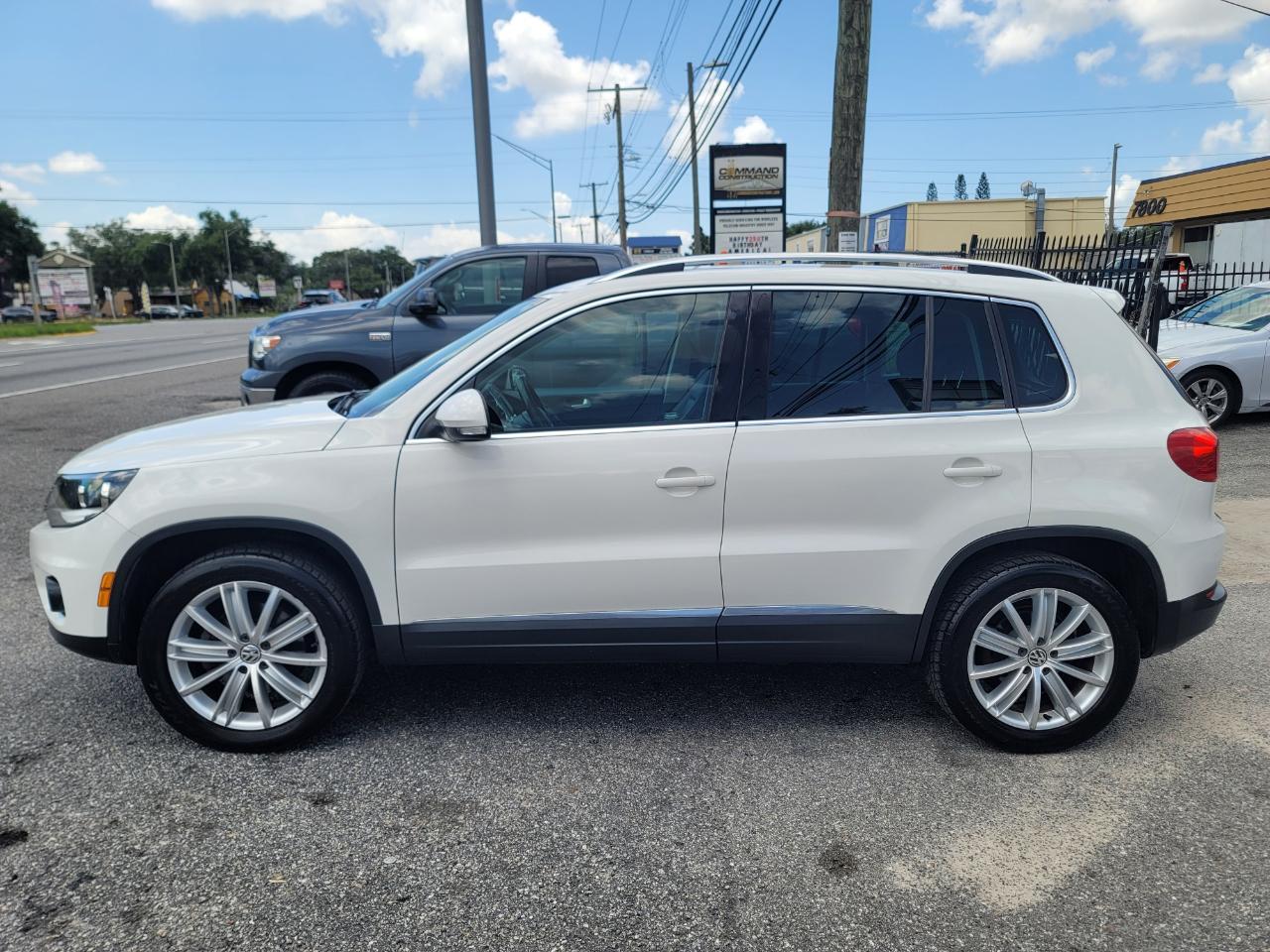Volkswagen Tiguan SE 2012