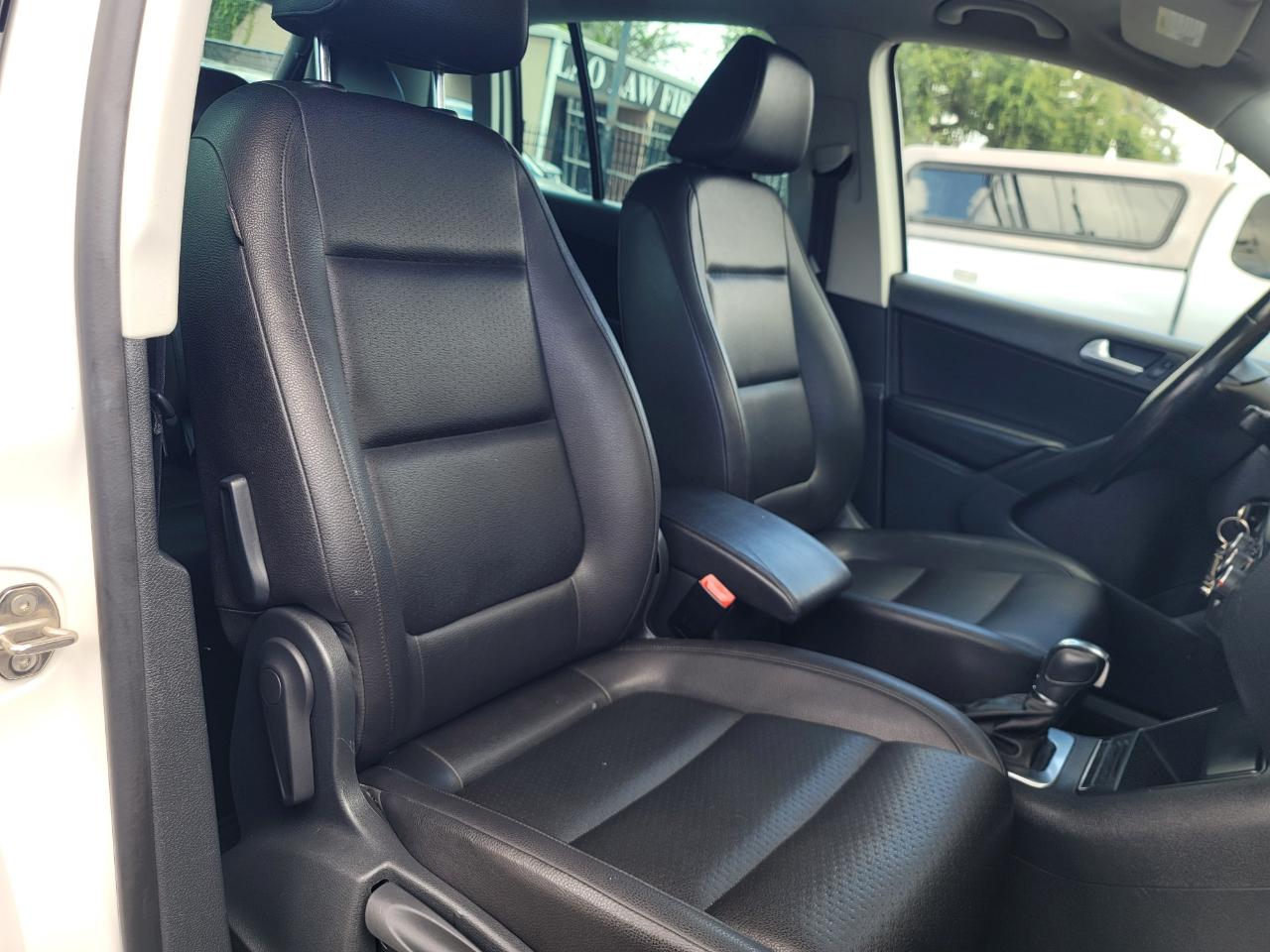 Volkswagen Tiguan SE 2012