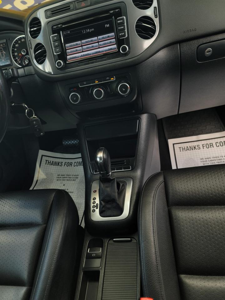 Volkswagen Tiguan SE 2012
