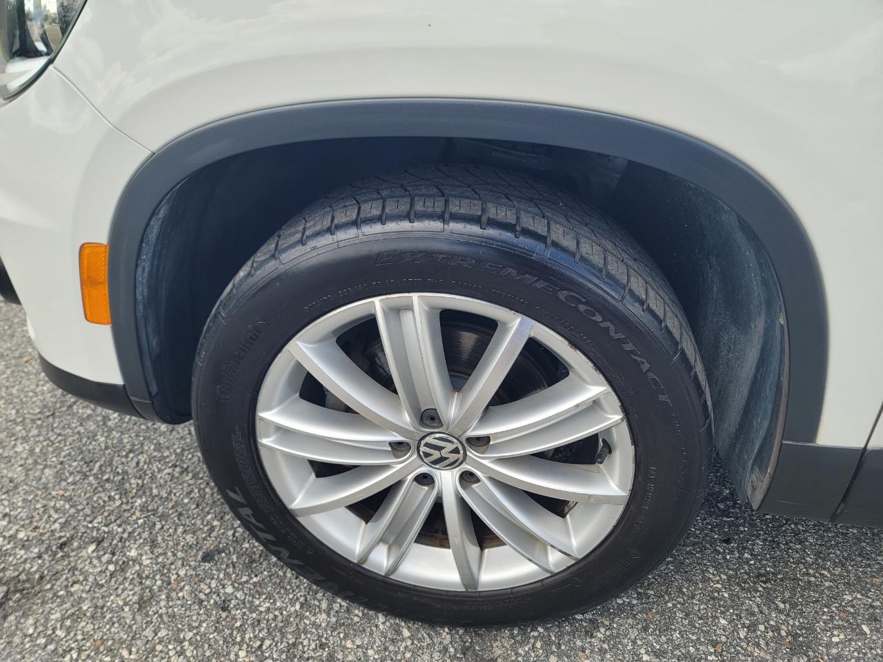 Volkswagen Tiguan SE 2012