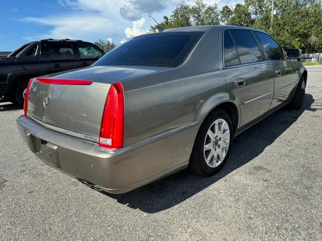 Cadillac DTS Premium w/ Navi 2011