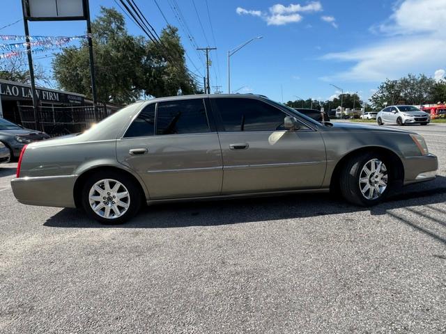 Cadillac DTS Premium w/ Navi 2011