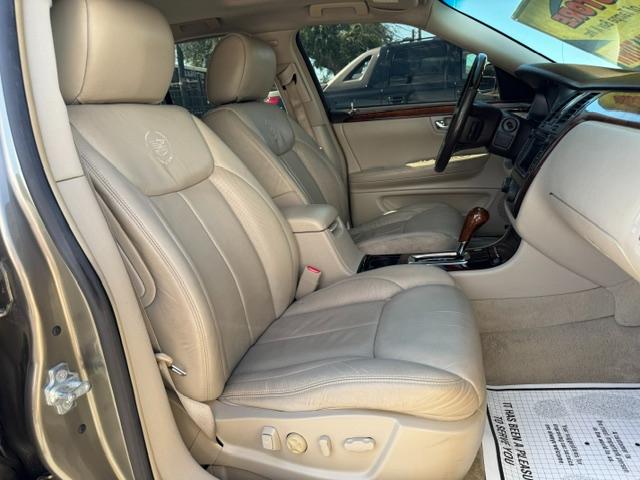 Cadillac DTS Premium w/ Navi 2011