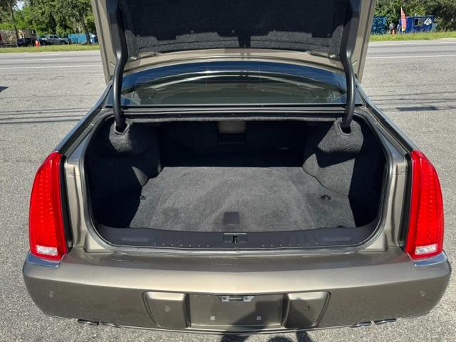 Cadillac DTS Premium w/ Navi 2011