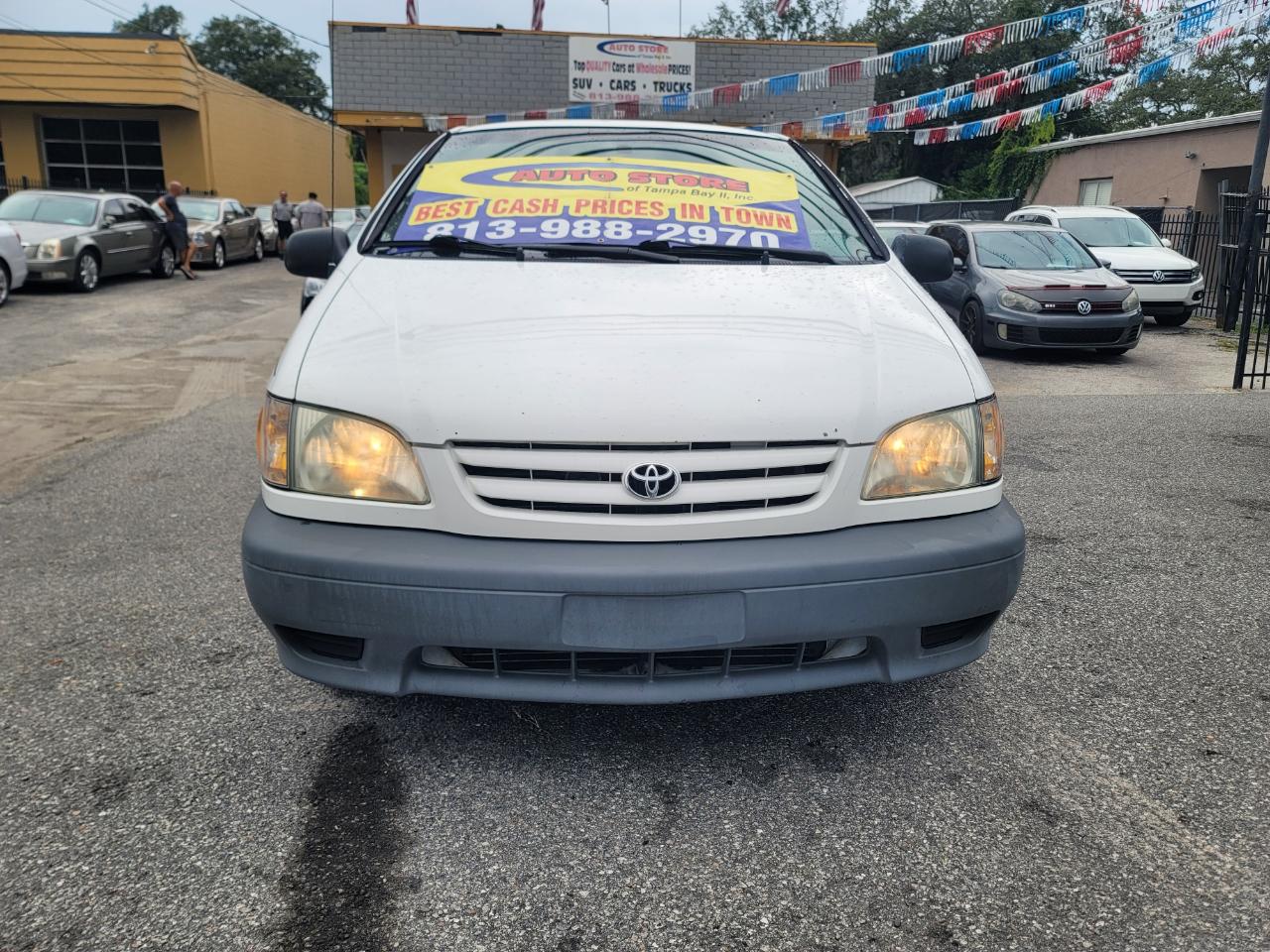 Toyota Sienna LE 2002